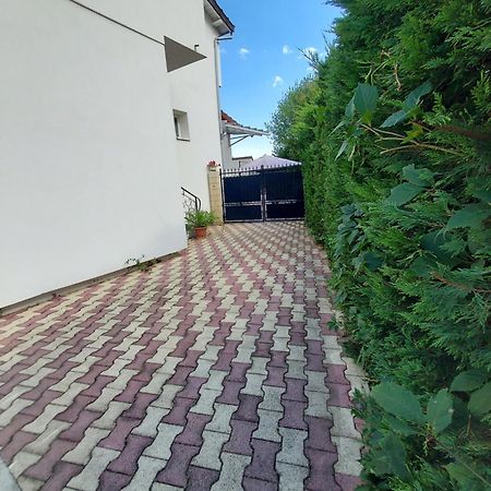 Appartement Meuble Avec Deux Chambres Moulins  Exterior foto